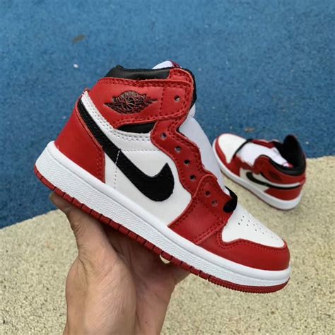 Kids Jordan 1 